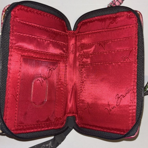 VERA BRADLEY QUILTED MINI WRISTLET/WALLET PINK/GRAY FLORAL DESIGN - Picture 6 of 8